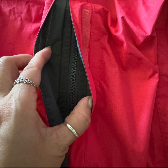 The North Face lightweight raining windbreaker S jacket running hooded pockets - Picture 6 of 8